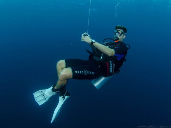 how to become a scuba diving instructor